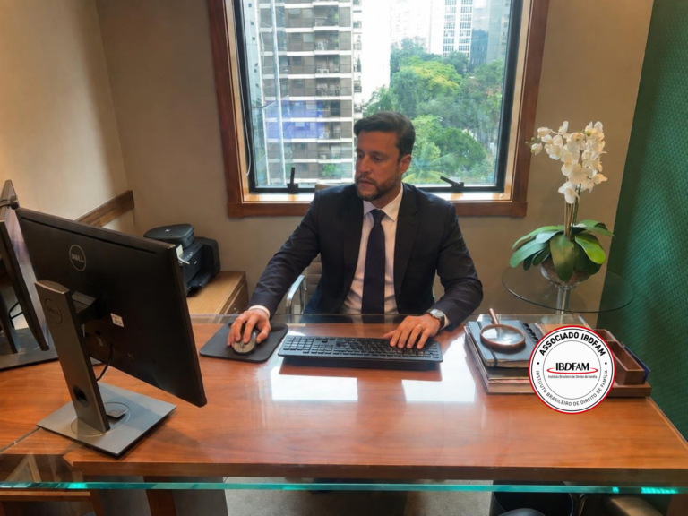 João Gameleira em seu escritório